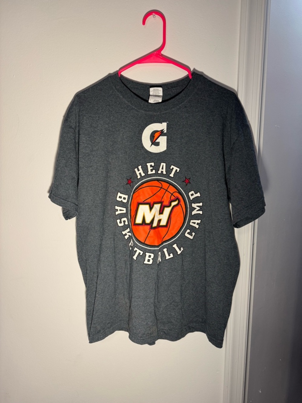MIAMI HEAT Y2K Vintage Basketball Camp T-Shirt Gray Gatorade Logo Tee